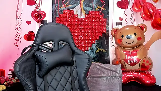 chaymae nah  online show from February 2026 05:03:02 AM