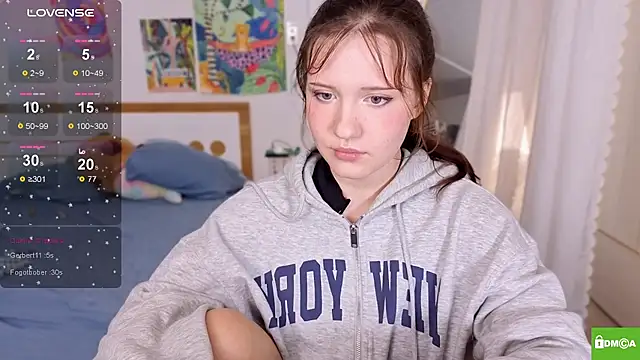 HanahCute online show from November 2025 01:32:02 PM