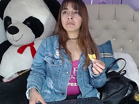 ameliefederline11 online show from December 2025 04:04:01 PM