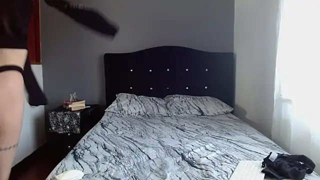 Emilia 1995 online show from October 2025 12:34:02 PM