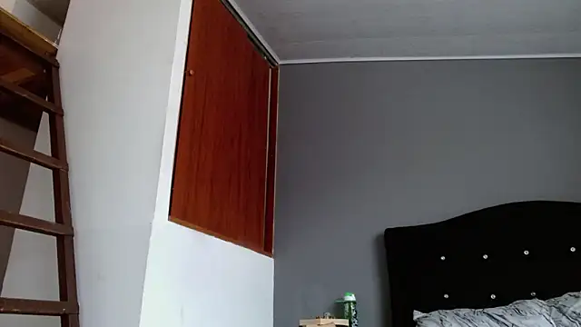 Emilia 1995 online show from June 2026 02:33:01 PM