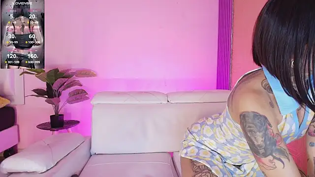 ABRILFACCINI online show from December 2024 01:06:01 PM