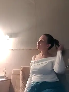 Evelina cute online show from November 2025 04:06:01 PM