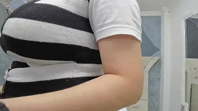 AmberGreyy  online show from February 2025 12:25:02 PM