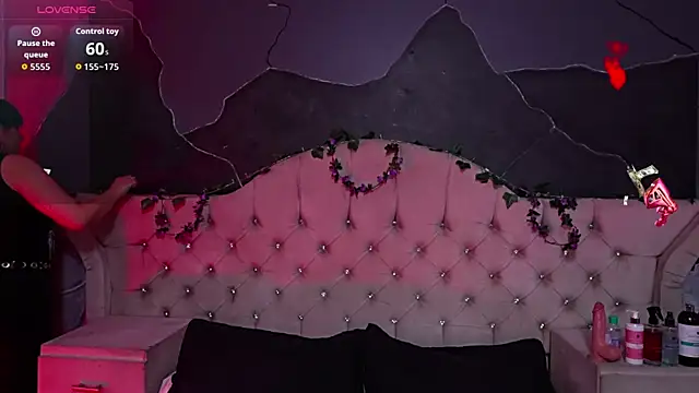 AmberGreyy  online show from April 2026 05:13:02 PM