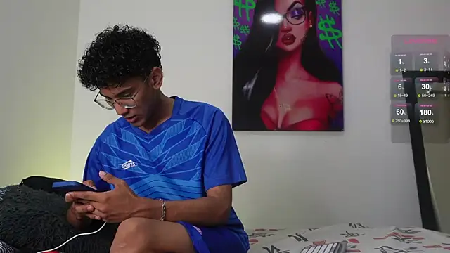 harrytwink18 online show from December 2024 01:31:02 PM