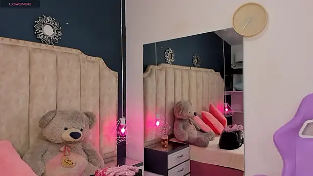 Snapshot of IsabellaBromsS chatting on December 2024 07:22:01 PM IsabellaBromsS online show from December 2024 07:22:01 PM