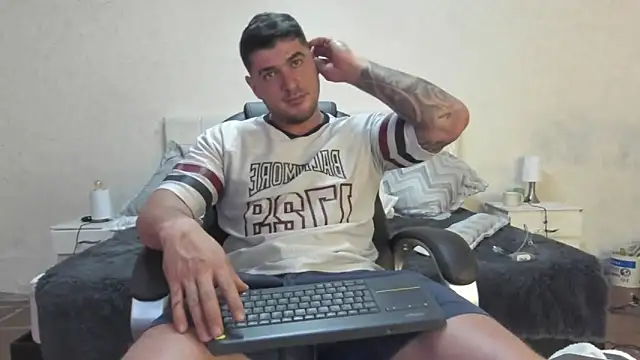 Snapshot of Teilor_Creed chatting on March 2025 11:16:02 PM Teilor Creed online show from March 2025 11:16:02 PM