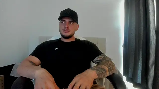 Snapshot of Teilor_Creed chatting on October 2025 07:03:01 PM Teilor Creed online show from October 2025 07:03:01 PM