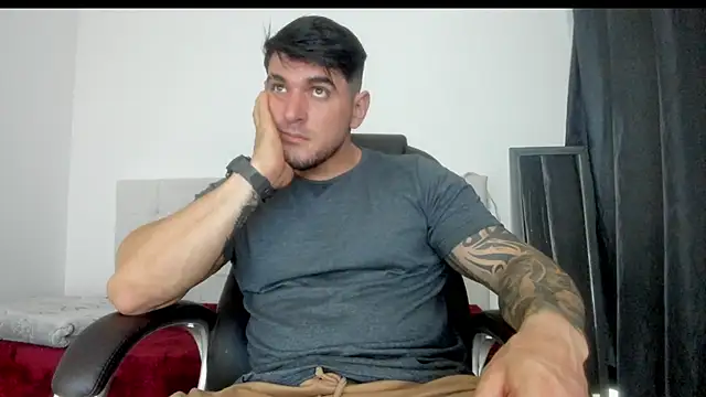 Snapshot of Teilor_Creed chatting on November 2025 08:42:01 PM Teilor Creed online show from November 2025 08:42:01 PM