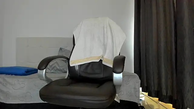 Snapshot of Teilor_Creed chatting on December 2025 07:34:02 PM Teilor Creed online show from December 2025 07:34:02 PM