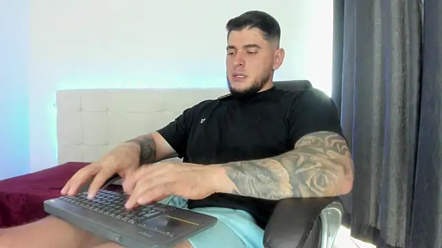 Snapshot of Teilor_Creed chatting on February 2026 07:14:02 PM Teilor Creed online show from February 2026 07:14:02 PM