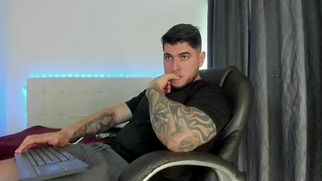 Snapshot of Teilor_Creed chatting on February 2026 08:29:02 PM Teilor Creed online show from February 2026 08:29:02 PM