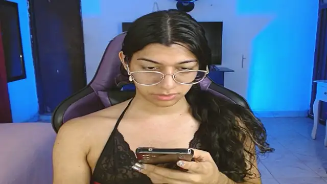 Snapshot of engielphoenis14 chatting on February 2026 12:59:01 AM engielphoenis14 online show from February 2026 12:59:01 AM