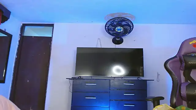 Snapshot of engielphoenis14 chatting on February 2026 07:32:02 PM engielphoenis14 online show from February 2026 07:32:02 PM