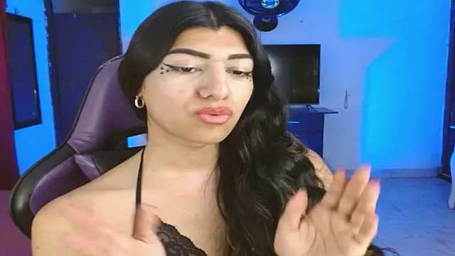 Snapshot of engielphoenis14 chatting on February 2026 08:42:02 PM engielphoenis14 online show from February 2026 08:42:02 PM