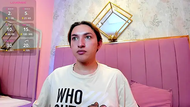 TomLondon  online show from December 2025 03:20:04 PM