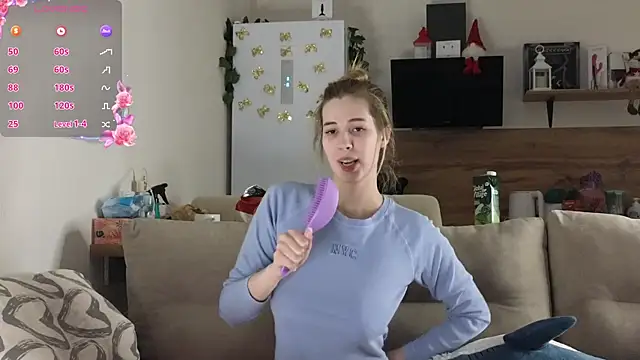 Snapshot of Girl_alone_home chatting on February 2025 03:35:01 PM Girl alone home online show from February 2025 03:35:01 PM