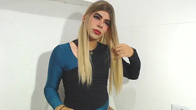 Tiff Valentine online show from November 2025 11:52:01 PM