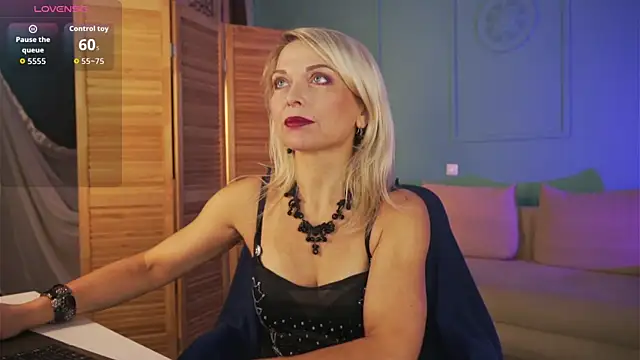 Gloria Lovely online show from December 2025 10:42:02 AM