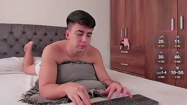 Snapshot of jordanmuskk chatting on October 2025 06:19:02 PM jordanmuskk online show from October 2025 06:19:02 PM