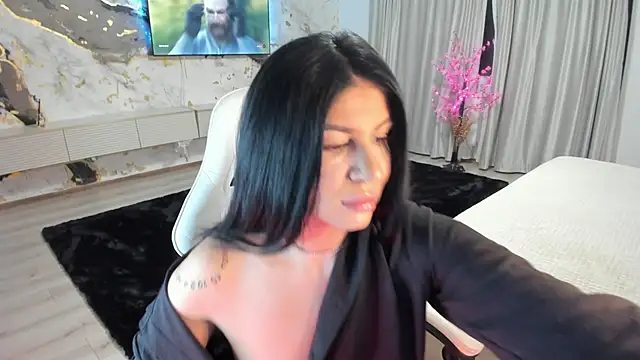 patriciakeys online show from November 2025 04:35:01 AM