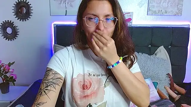 karlamorris  online show from January 2025 03:50:01 PM