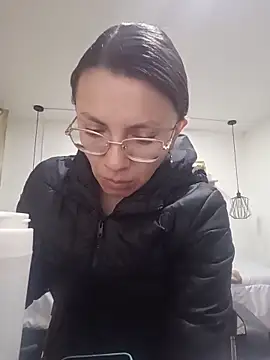 karlamorris  online show from October 2025 01:45:02 PM