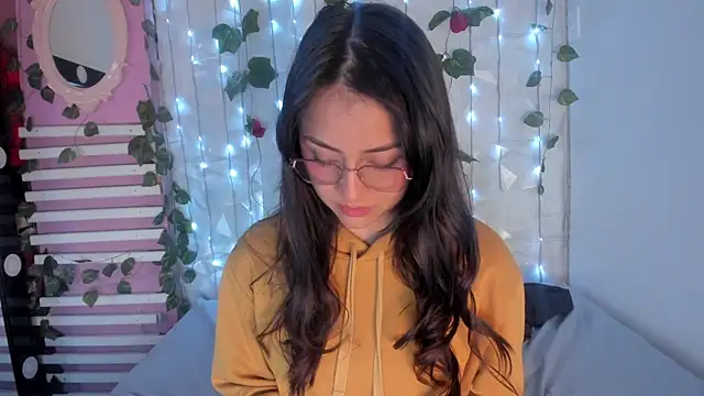 Snapshot of Sophy_SmileSweet chatting on January 2025 02:46:01 PM Sophy SmileSweet online show from January 2025 02:46:01 PM