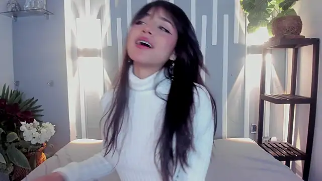 Snapshot of Sophy_SmileSweet chatting on February 2025 02:57:01 PM Sophy SmileSweet online show from February 2025 02:57:01 PM