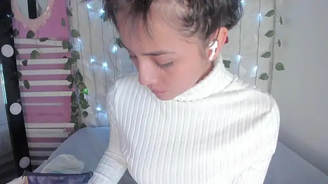 Snapshot of Sophy_SmileSweet chatting on March 2025 12:01:02 PM Sophy SmileSweet online show from March 2025 12:01:02 PM