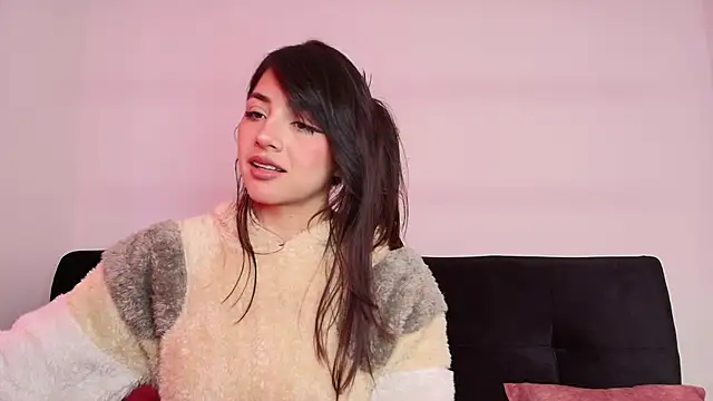 Snapshot of Sophy_SmileSweet chatting on March 2025 03:40:01 PM Sophy SmileSweet online show from March 2025 03:40:01 PM