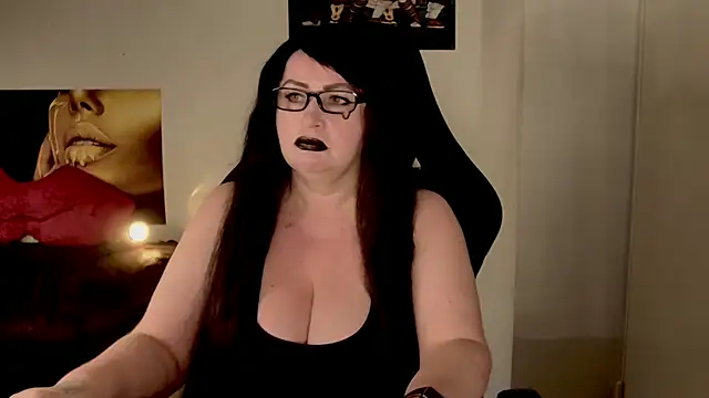 Snapshot of NannaGlossa chatting on July 2026 10:44:01 AM NannaGlossa online show from July 2026 10:44:01 AM