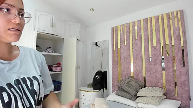 LeahxBarker online show from March 2025 11:00:02 PM