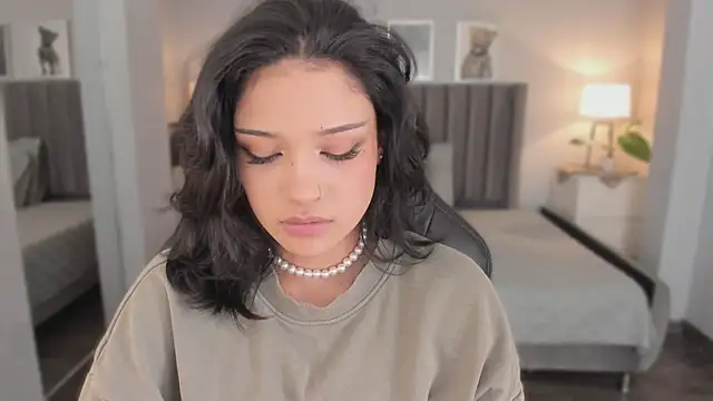 renee shelby  online show from September 2025 09:04:02 PM