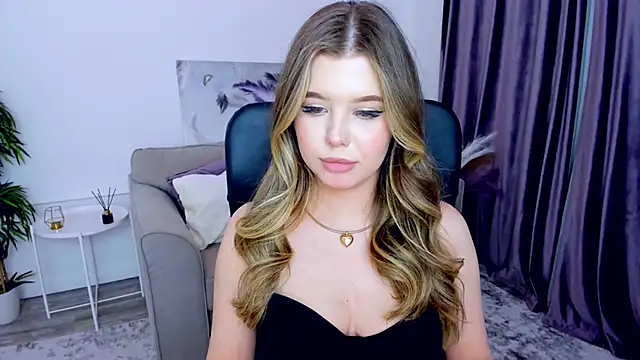 FollowLovee online show from March 2025 06:12:02 PM