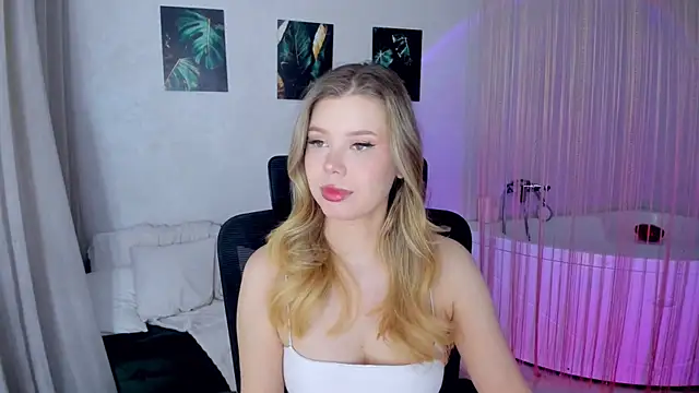 FollowLovee online show from March 2026 03:36:01 AM