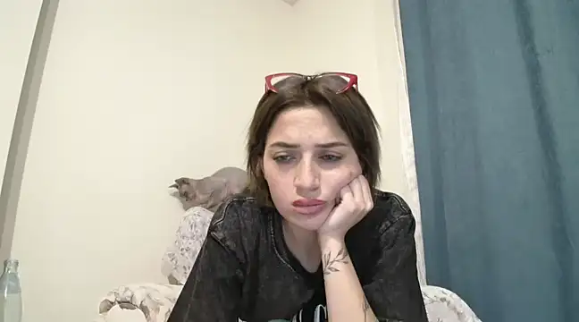 yaprakmericc online show from January 2025 08:59:01 PM