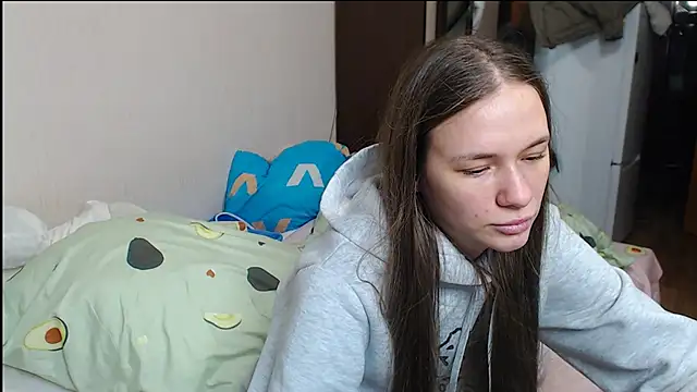 leila bambi  online show from January 2025 08:05:02 PM