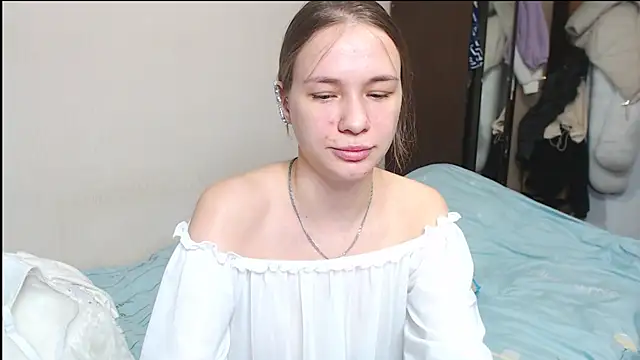 leila bambi  online show from February 2025 06:26:01 PM