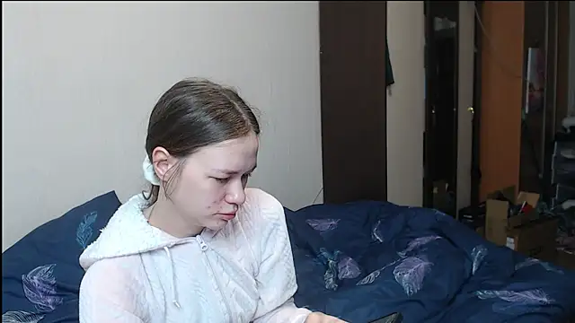 leila bambi  online show from March 2025 05:50:02 PM