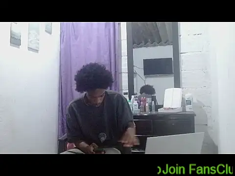 Larry-n-clouds online show from April 2026 11:02:02 PM