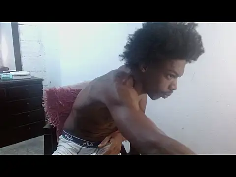 Snapshot of Larry-n-clouds chatting on May 2026 09:05:02 AM Larry-n-clouds online show from May 2026 09:05:02 AM