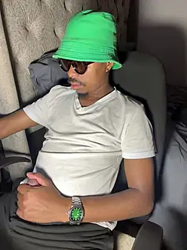 JaroDawg47 online show from April 2026 07:37:02 PM