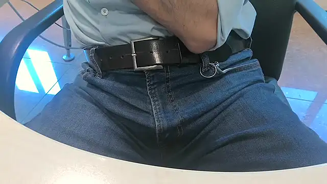 alessandroman2114 online show from April 2026 04:20:02 PM