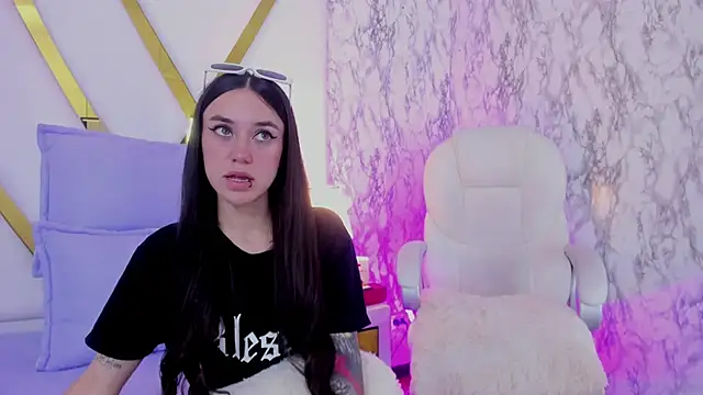 Athziry  online show from December 2024 01:28:01 AM