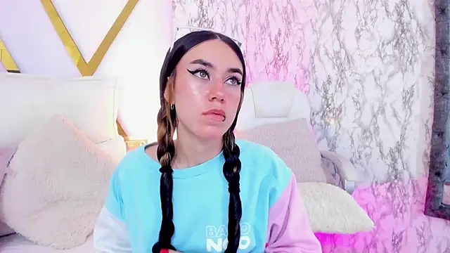 Athziry  online show from January 2025 09:20:01 PM