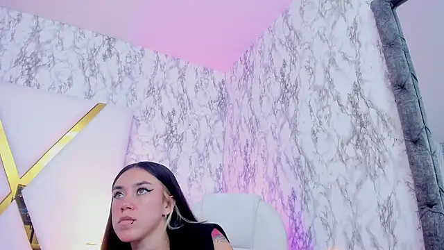 Athziry  online show from February 2025 09:50:01 PM