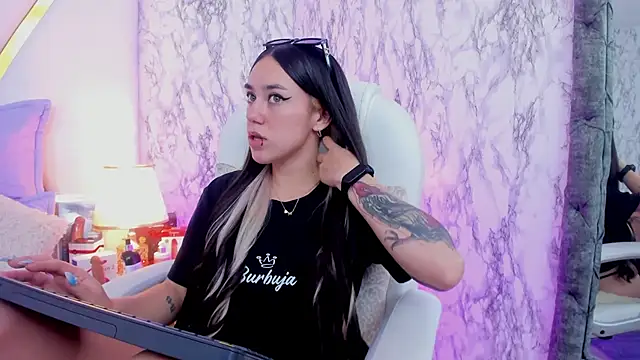 Athziry  online show from February 2025 01:23:02 AM