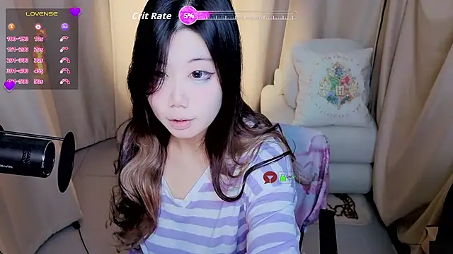 Snapshot of CryKuro_ chatting on September 2025 03:00:02 PM CryKuro online show from September 2025 03:00:02 PM